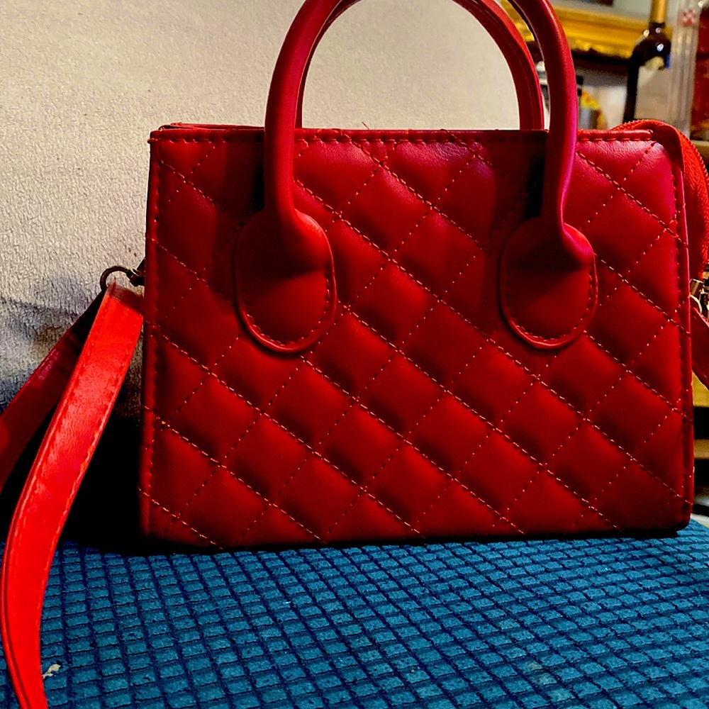 Small red hand bag - Picture 1 of 1